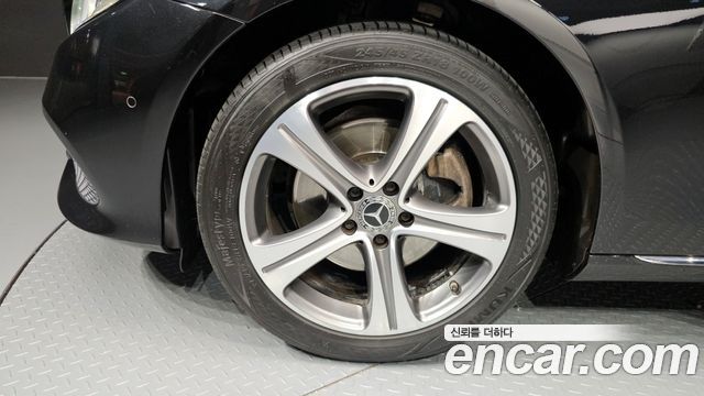 Mercedes-Benz E-Class E220d Avantgarde