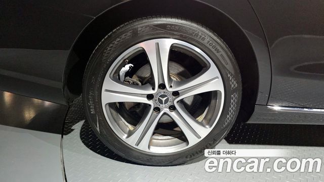 Mercedes-Benz E-Class E220d Avantgarde