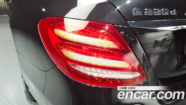 Mercedes-Benz E-Class E220d Avantgarde