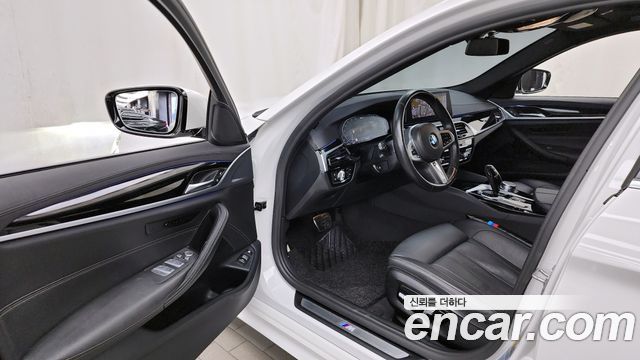 BMW 5-Series 530e M Sport