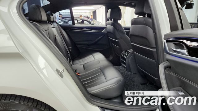 BMW 5-Series 530e M Sport