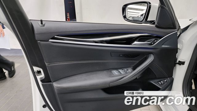 BMW 5-Series 530e M Sport
