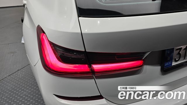 BMW 3-Series 320i Touring M Sports