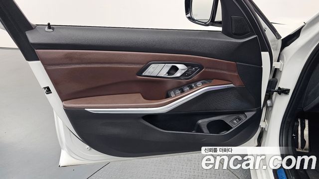 BMW 3-Series 320i Touring M Sports