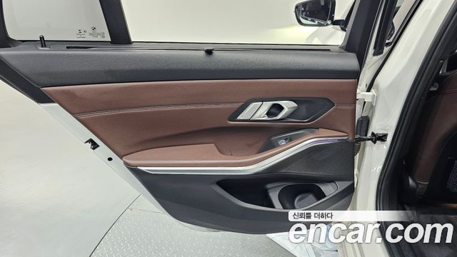 BMW 3-Series 320i Touring M Sports