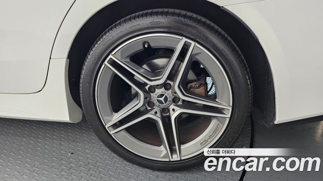 Mercedes-Benz CLS-Class CLS300d AMG Line
