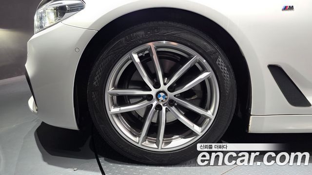 BMW 5-Series 520d M Sport package
