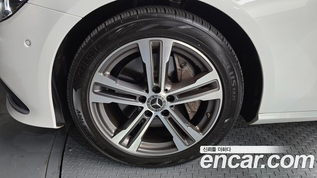 Mercedes-Benz E-Class E350 4MATIC Avantgarde