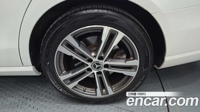 Mercedes-Benz E-Class E350 4MATIC Avantgarde