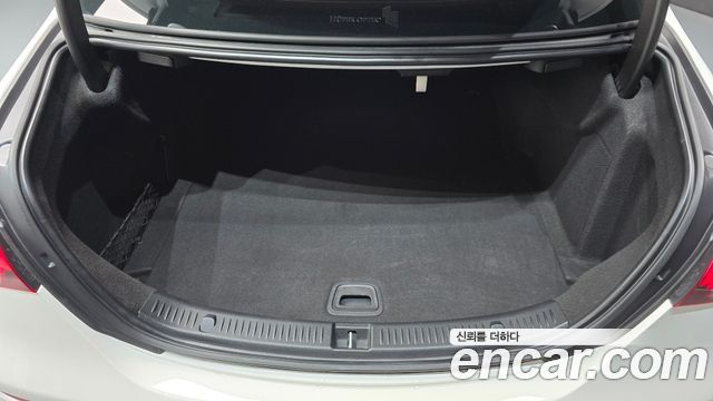 Mercedes-Benz E-Class E350 4MATIC Avantgarde