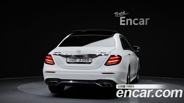Mercedes-Benz E-Class E300 4MATIC AMG Line