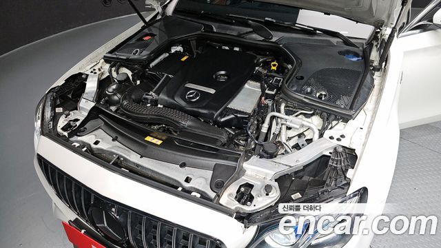Mercedes-Benz E-Class E300 4MATIC AMG Line