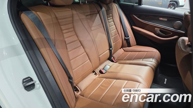 Mercedes-Benz E-Class E300 4MATIC AMG Line