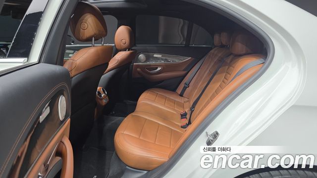 Mercedes-Benz E-Class E300 4MATIC AMG Line