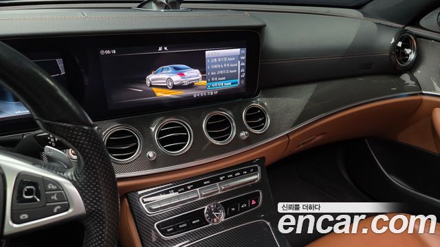 Mercedes-Benz E-Class E300 4MATIC AMG Line