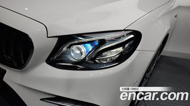 Mercedes-Benz E-Class E300 4MATIC AMG Line