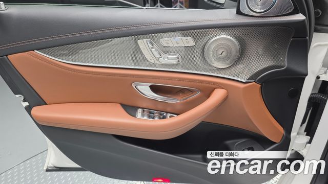 Mercedes-Benz E-Class E300 4MATIC AMG Line