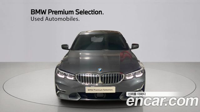 BMW 3-Series 320i Luxury