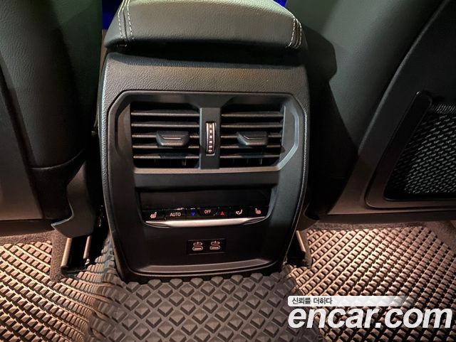 BMW 3-Series 320i Luxury