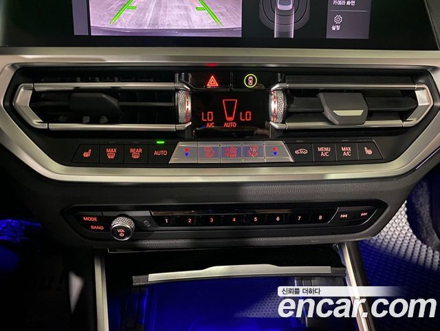 BMW 3-Series 320i Luxury