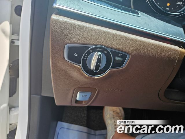Mercedes-Benz E-Class E220d Avantgarde
