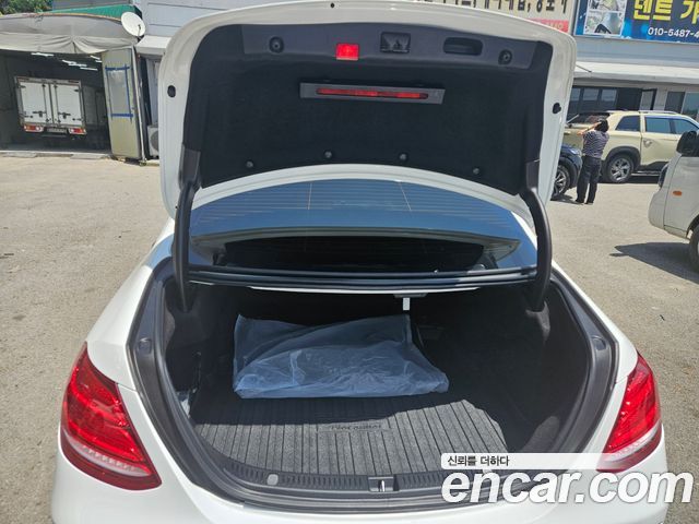 Mercedes-Benz E-Class E220d Avantgarde