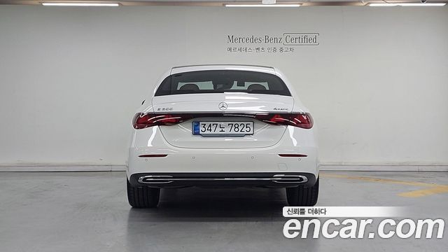 Mercedes-Benz E-Class E300 4MATIC Exclusive