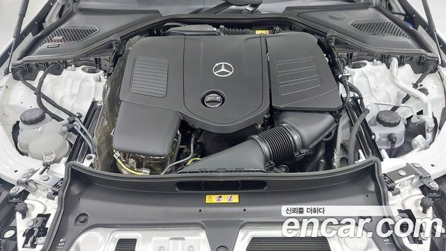 Mercedes-Benz E-Class E300 4MATIC Exclusive