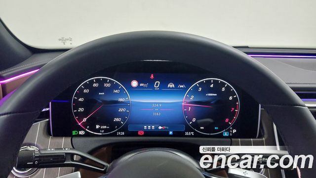 Mercedes-Benz E-Class E300 4MATIC Exclusive