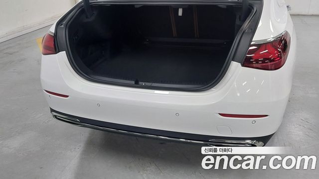 Mercedes-Benz E-Class E300 4MATIC Exclusive