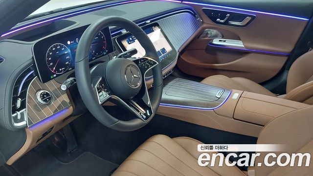 Mercedes-Benz E-Class E300 4MATIC Exclusive