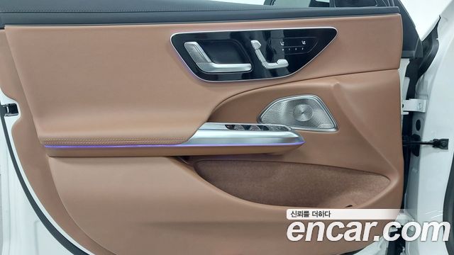 Mercedes-Benz E-Class E300 4MATIC Exclusive