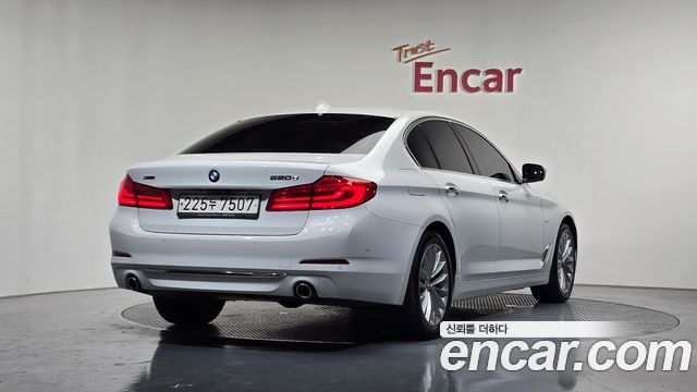 BMW 5-Series 520d xDrive Luxury Plus