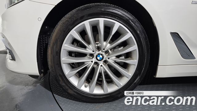 BMW 5-Series 520d xDrive Luxury Plus