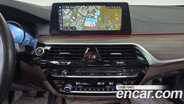 BMW 5-Series 520d xDrive Luxury Plus