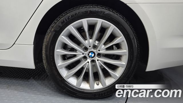 BMW 5-Series 520d xDrive Luxury Plus