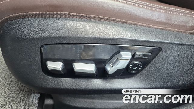 BMW 5-Series 520d xDrive Luxury Plus