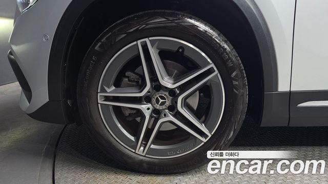 Mercedes-Benz GLA-Class GLA250 4MATIC