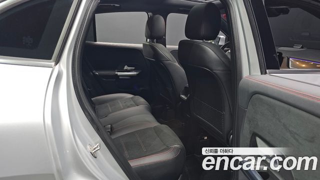 Mercedes-Benz GLA-Class GLA250 4MATIC