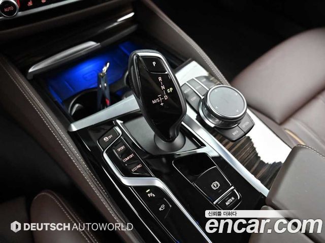 BMW 5-Series 523d xDrive Luxury
