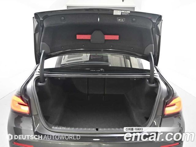 BMW 5-Series 523d xDrive Luxury