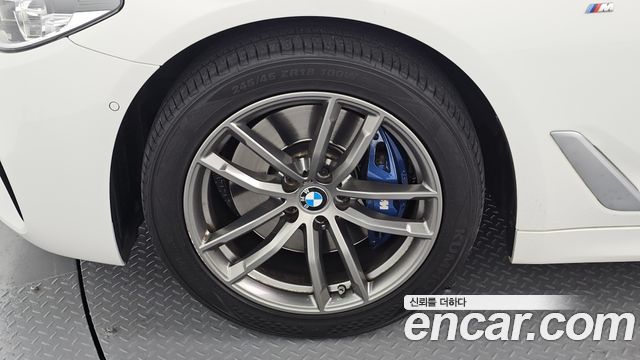 BMW 5-Series 530i xDrive M Sport Package