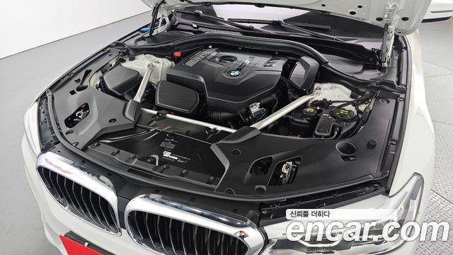 BMW 5-Series 530i xDrive M Sport Package