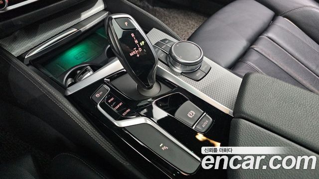 BMW 5-Series 530i xDrive M Sport Package