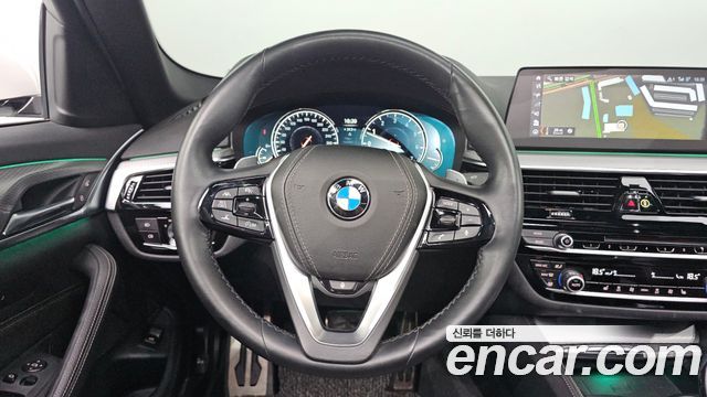 BMW 5-Series 530i xDrive M Sport Package
