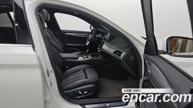 BMW 5-Series 530i xDrive M Sport Package