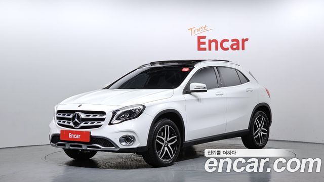 Mercedes-Benz GLA-Class GLA220