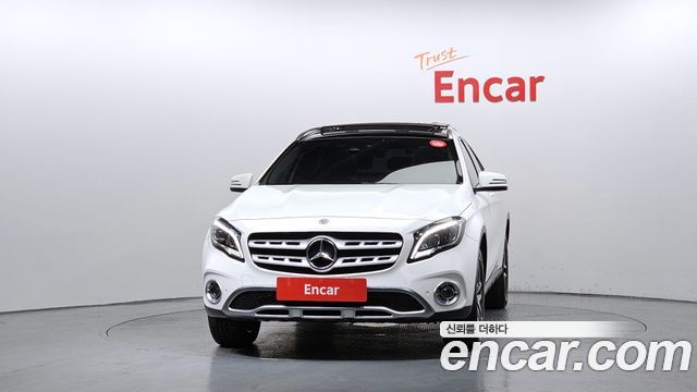 Mercedes-Benz GLA-Class GLA220