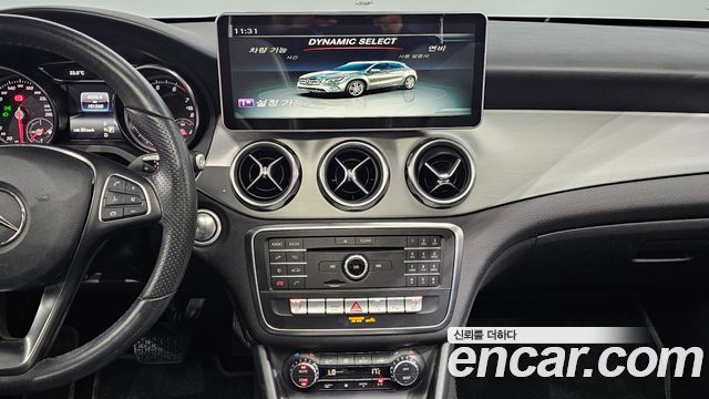 Mercedes-Benz GLA-Class GLA220