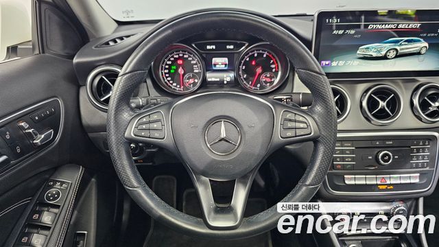 Mercedes-Benz GLA-Class GLA220